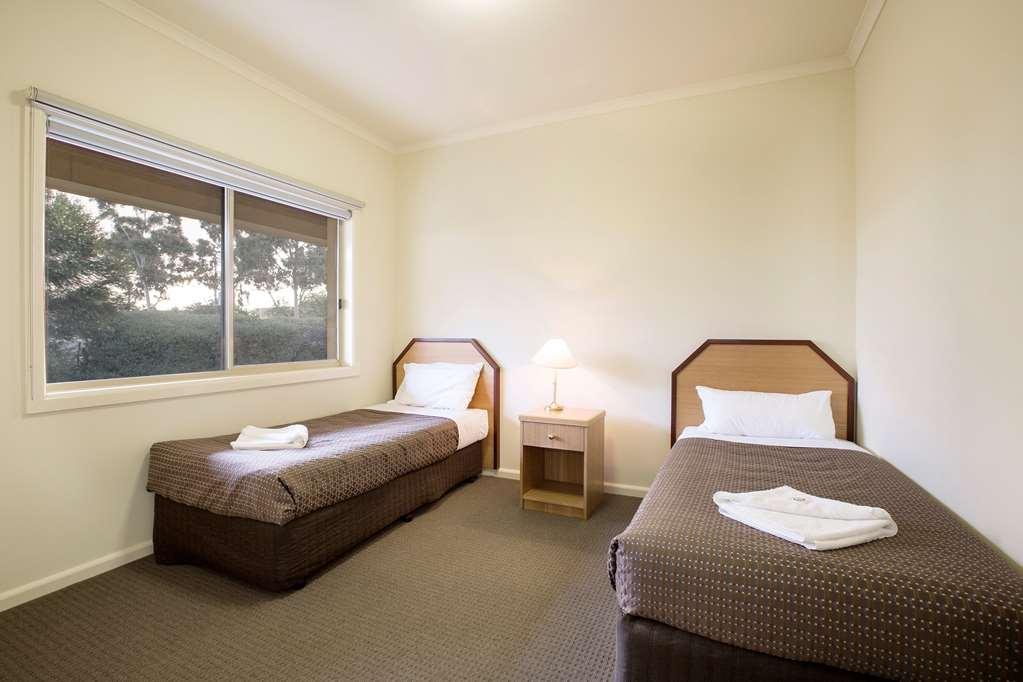 Nightcap At Monash Hotel Clayton Room photo